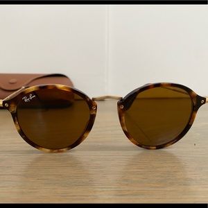 Ray-Ban Sunglasses - tortoise shell